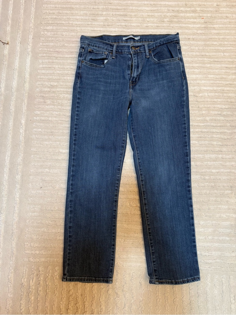 Levi’s High Rise Straight Crop size 28